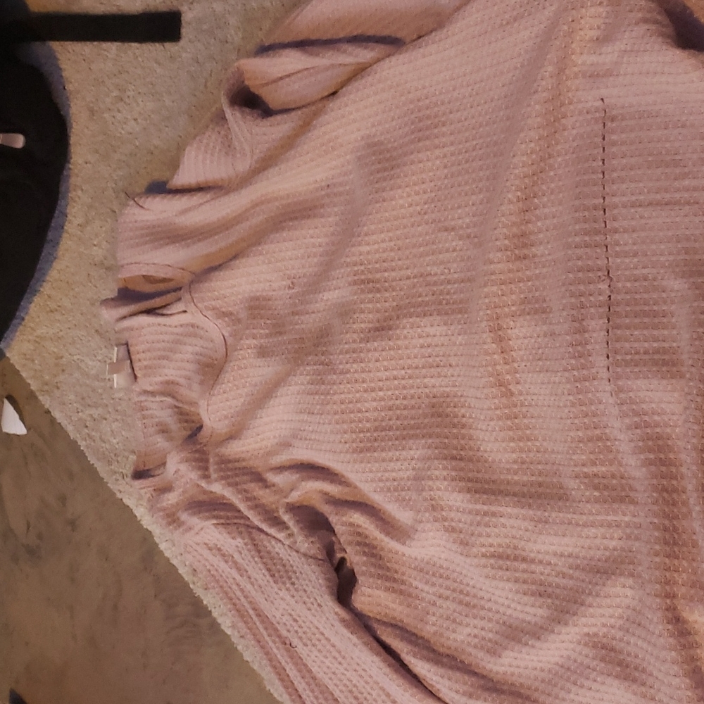 Damaged long sleeve pink sweater, M truself